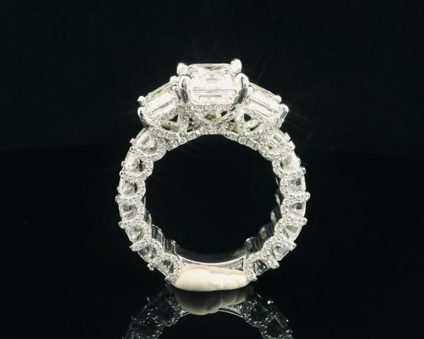 13.5 carat Emerald cut Diamond Ring - Image 2
