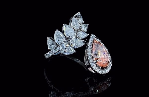6 CARAT PEAR PINK DIAMOND RING - Image 2