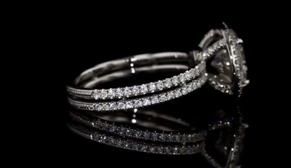 4.25 Carat Round Brilliant Diamond Ring with Halo - Image 2