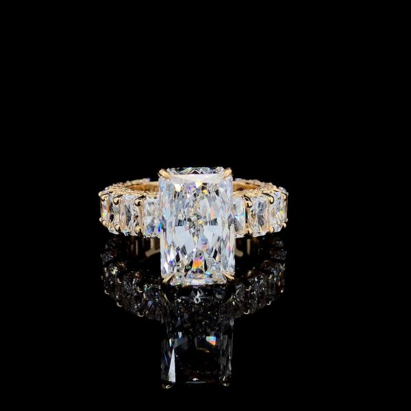 9.5 carat Radiant cut Diamond Ring with Radiant cut Side Stones