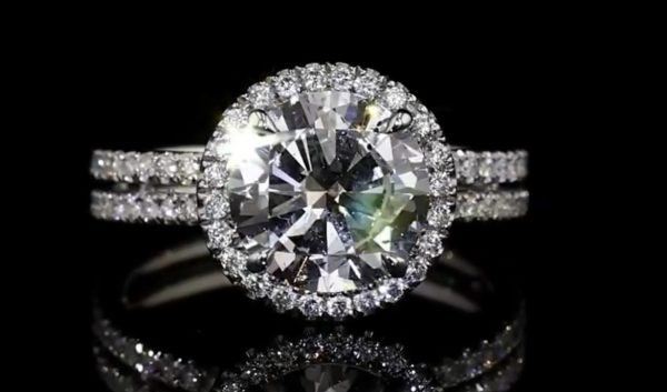 4.25 Carat Round Brilliant Diamond Ring with Halo