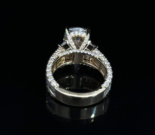8 ct Elongated Cushion cut with Baguettes Diamond Ring - Image 3