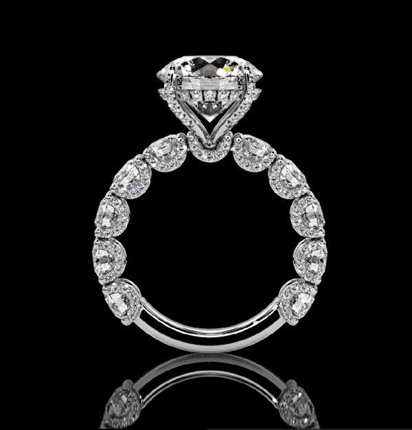 7.75 CARAT ROUND BRILLIANT RING WITH ROUND SIDE DIAMONDS - Image 3