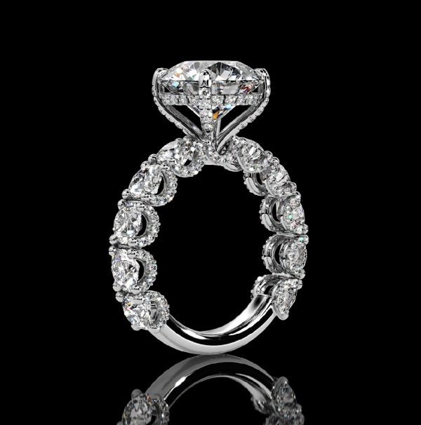 7.75 CARAT ROUND BRILLIANT RING WITH ROUND SIDE DIAMONDS - Image 2